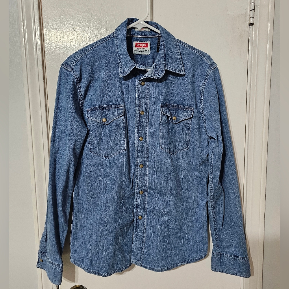 Wrangler Mens Medium Indigo Denim Jean Shirt Pearl Snap Like Last of Us Cosplay